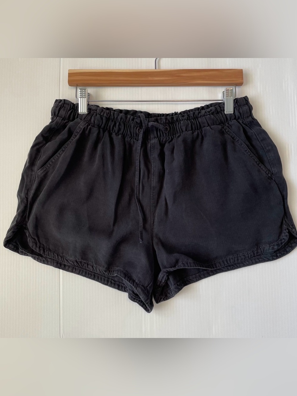 American Eagle Outfitters Black Elastic Waist Athletic Shorts